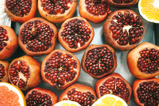 La granada y sus propiedades: Un superalimento para incluir en tu dieta 🍊✨