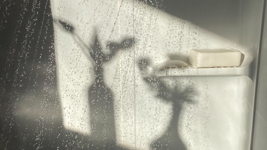 ¿Qué beneficios tiene el ducharse con agua fría?